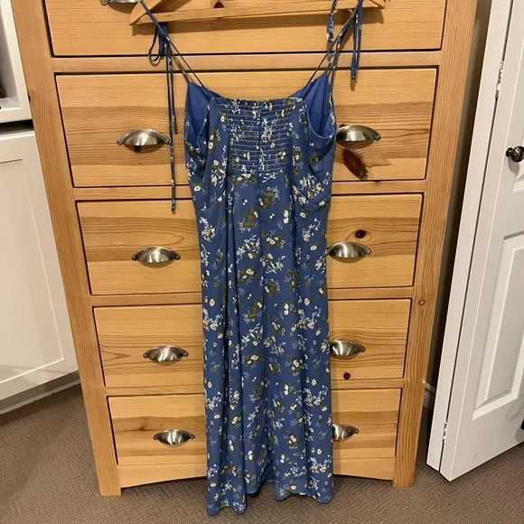 Little Mountain Midi Floral Dress Blue - Picture 7 of 7